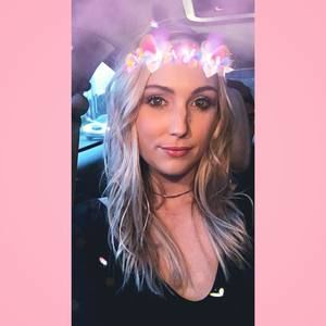 Meet your Posher, Caitlin